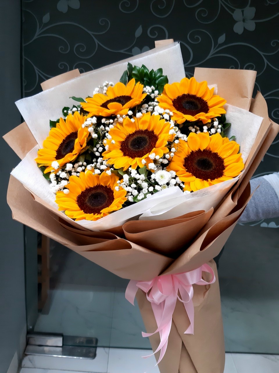 Bó hoa hướng dương và bi Bó hoa hướng dương và bi