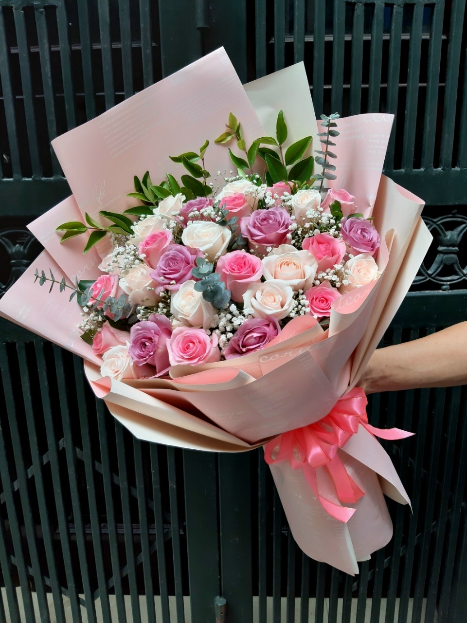 Bó hoa hồng mix màu Bó hoa hồng mix màu